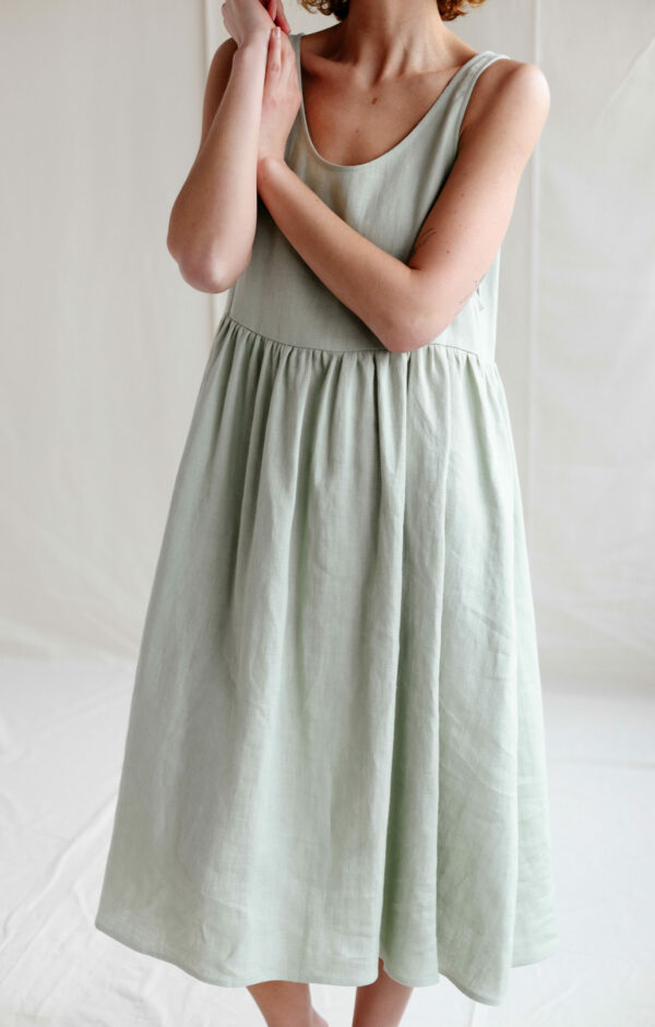 Sleveless linen loose fitting dress | Dress | Sustainable clothing | ManInTheStudio