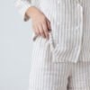 Relaxed fit linen shorts with pockets - Image 3