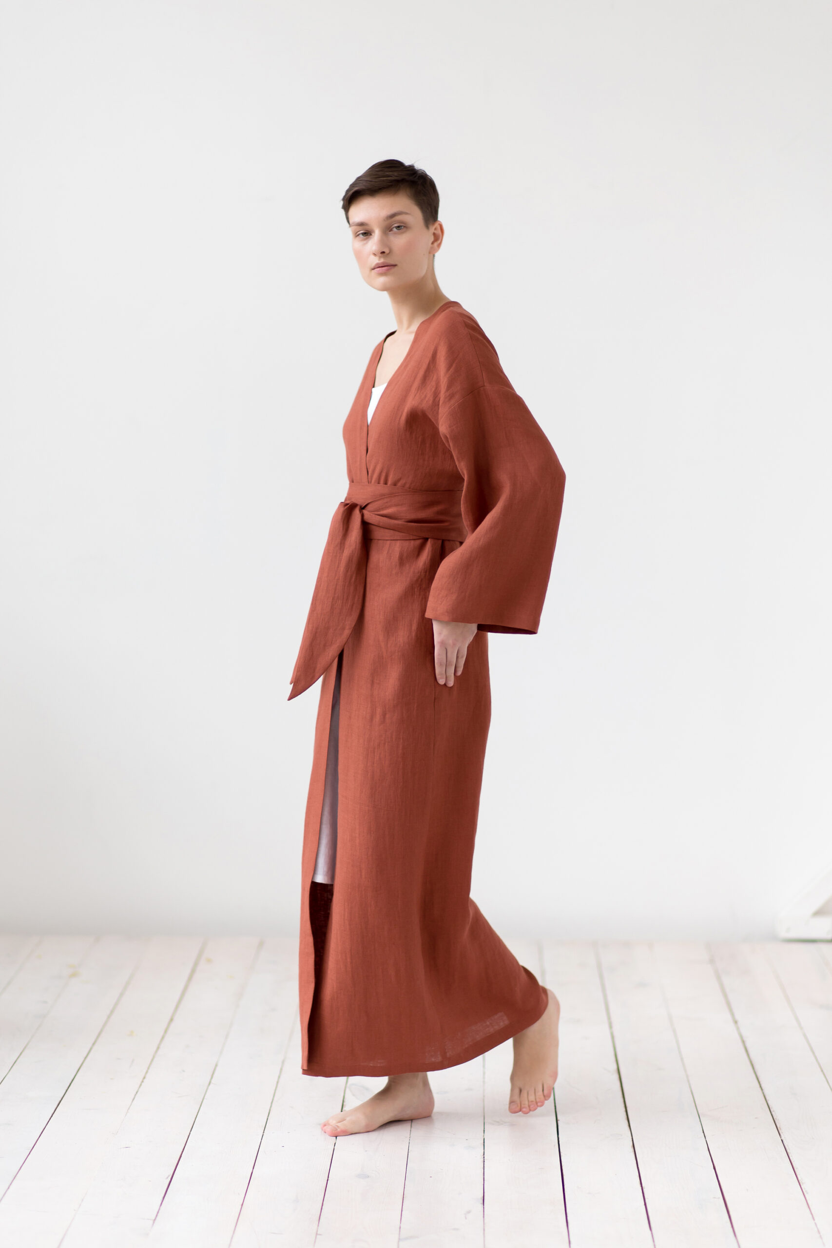Long kimono style linen gown - ManInTheStudio